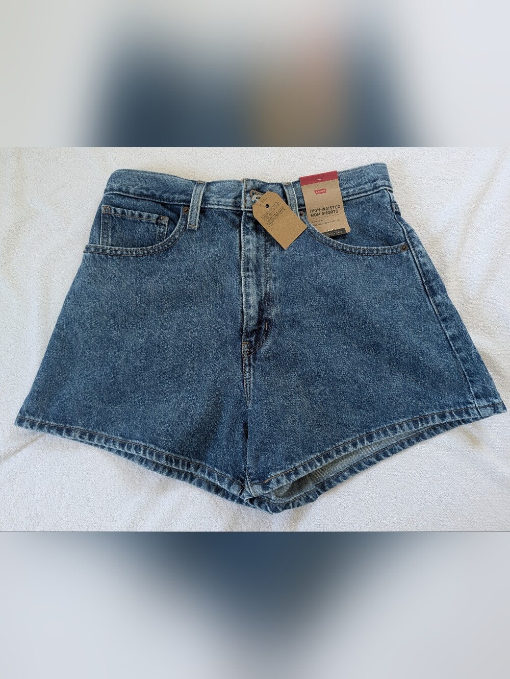 NWT Levi's Classic High-Waist Mom Denim Shorts in Blue Womans Size 30 (Size 10)